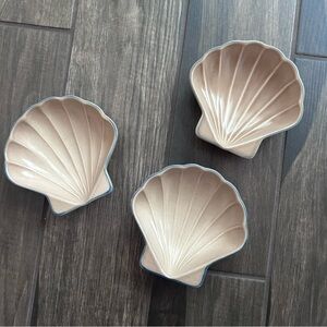 VTG Pfaltzgraff Yorktowne 242 USA Shell Bowls in Tan Set of 3